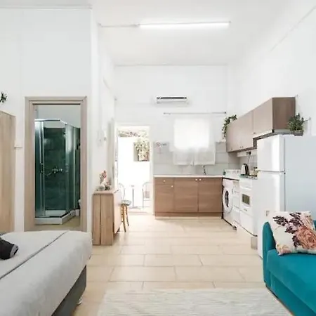 Cozy And Traditional - Ec Apartment Larnaca