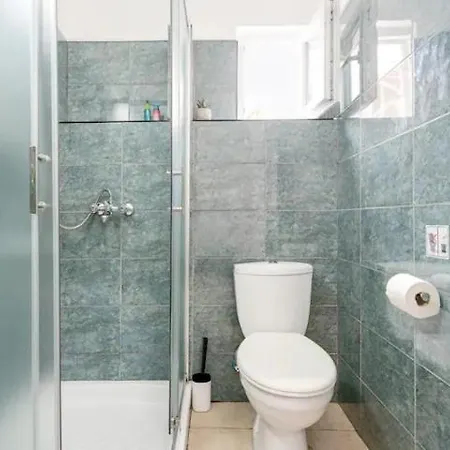 Cozy And Traditional - Ec Apartment Larnaca