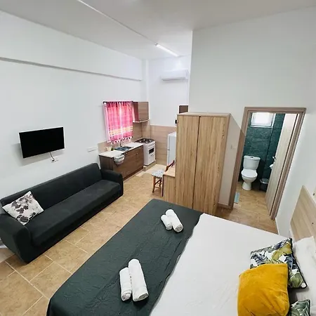 Cozy And Traditional - Ec Larnaca